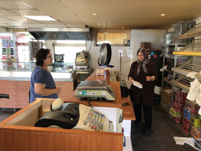 Satırlı hırsızı toz beziyle kovalayan kadın: Görüntüleri izleyince kendime inanamadım